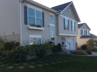 11037 Girard St, Omaha, NE 68142