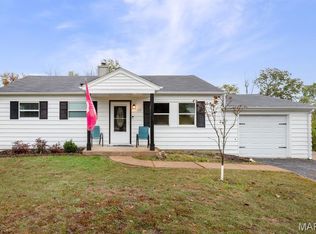 108 Hillsdale Dr, Ballwin, MO 63011