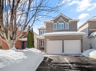 45 Rialto Way, Ottawa, ON K1T 4B1