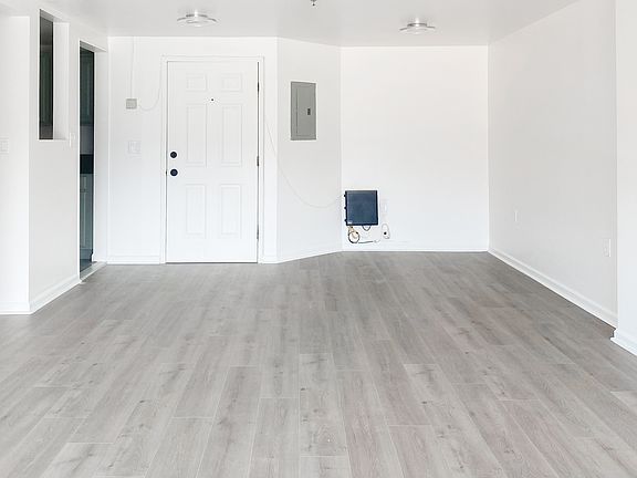 2nd image of 70 Johnes St APT 326