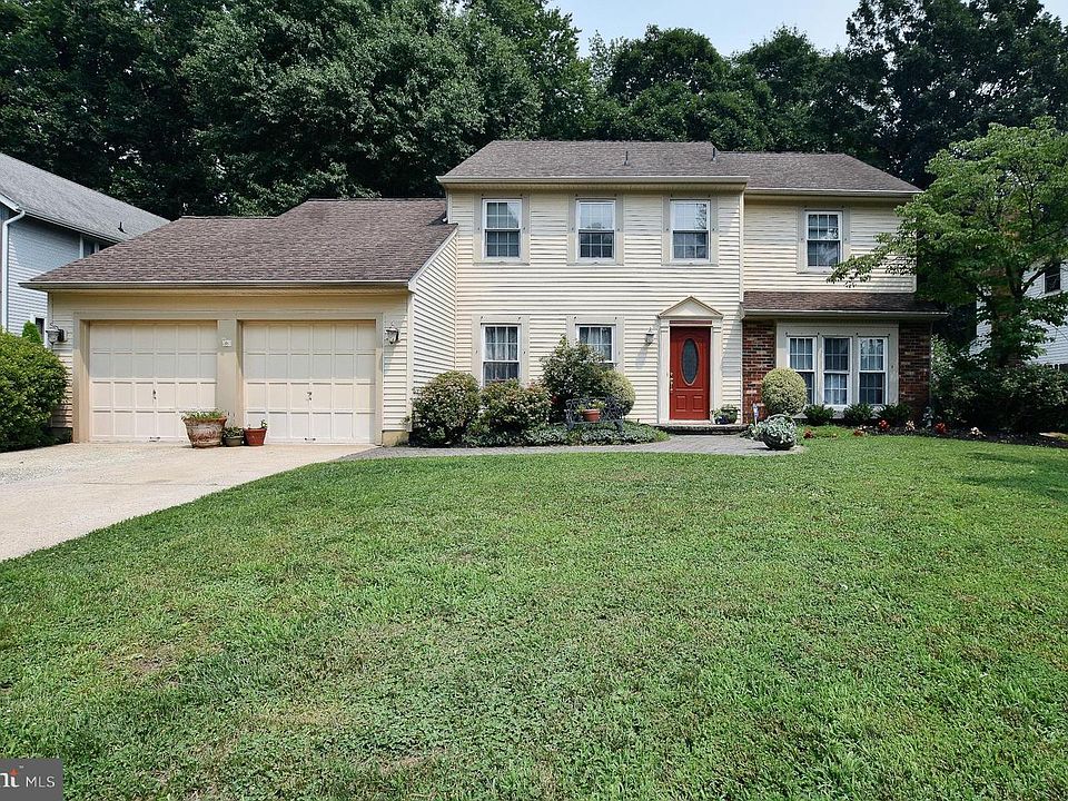 1st image of 26 Wendover Dr