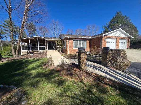 127 Gilead St, Shady Spring, WV 25918