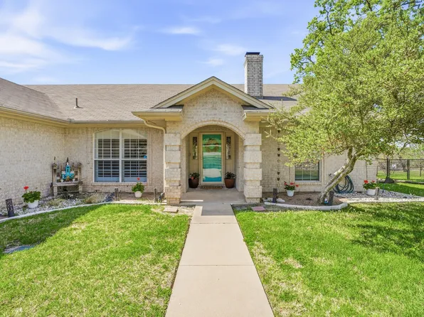 2700 Solar Ct, Granbury, TX 76049