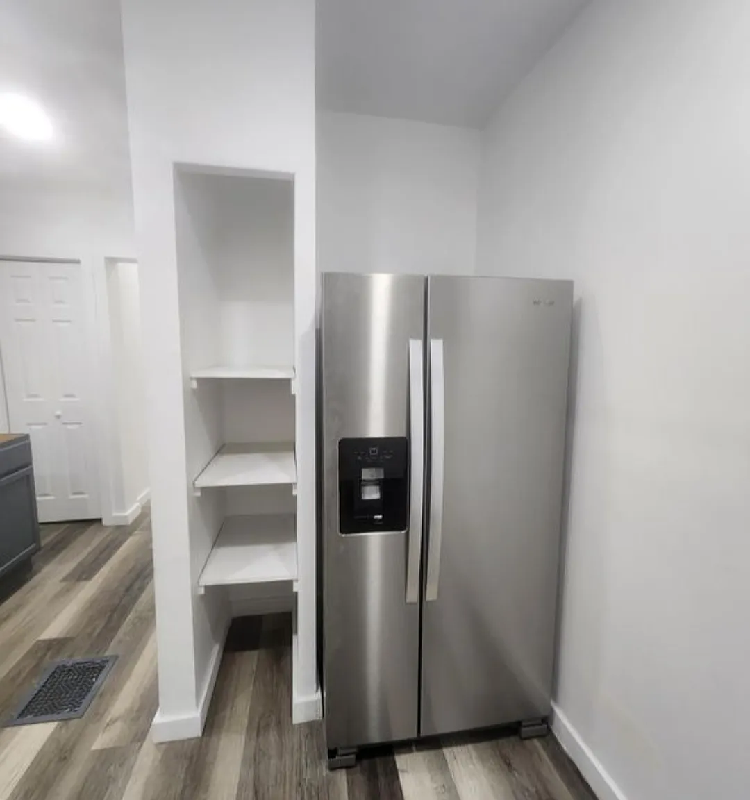 5 bed, 1596 sqft, $2,200 — Photo 2