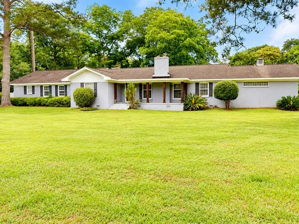 514 S Main St, Headland, AL 36345