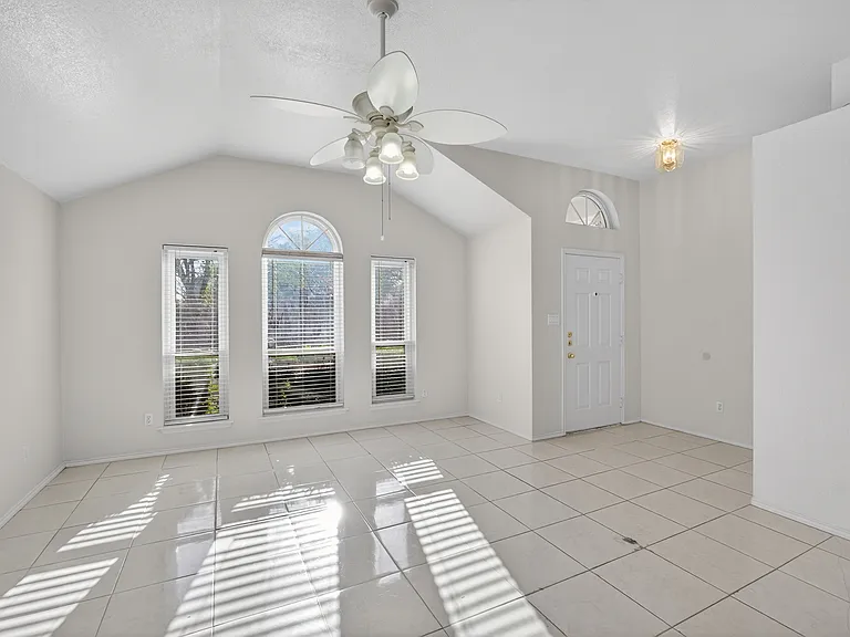 7016 Snowivy Ct — Photo 9