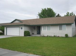 705 NW Sunburst Ct, Moses Lake, WA 98837