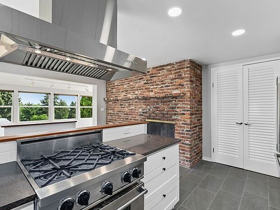 2nd image of 18226 58th Ave NE