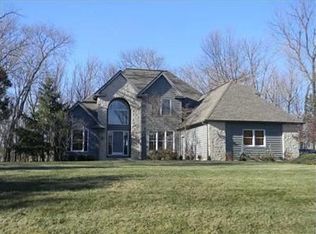 9882 Erin Woods Dr, Dublin, OH