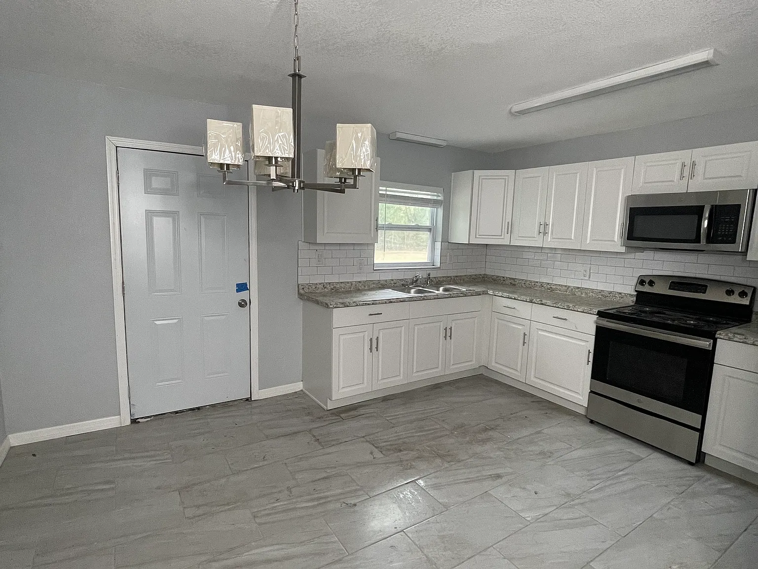 2 bed, 1000 sqft, $1,255 — Photo 4
