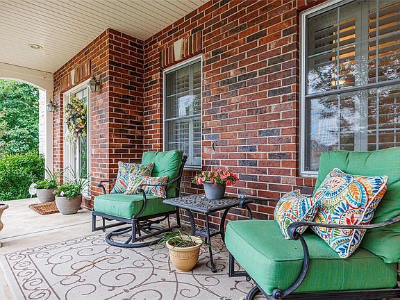 4th image of 14 Timber Stone Ct