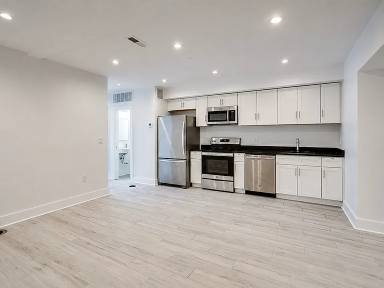 727 Quebec Pl NW — Photo 10