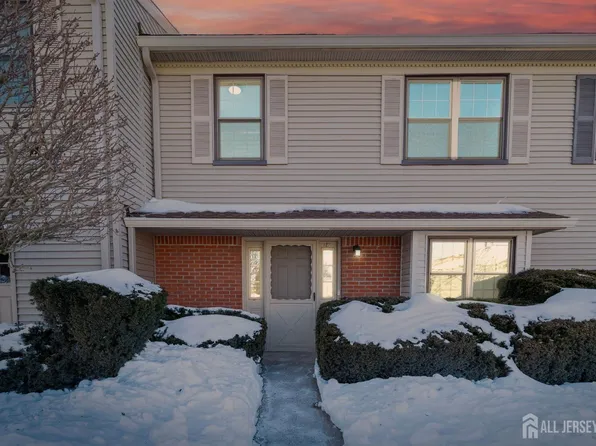 127 Hampton Ct, Somerset, NJ 08873