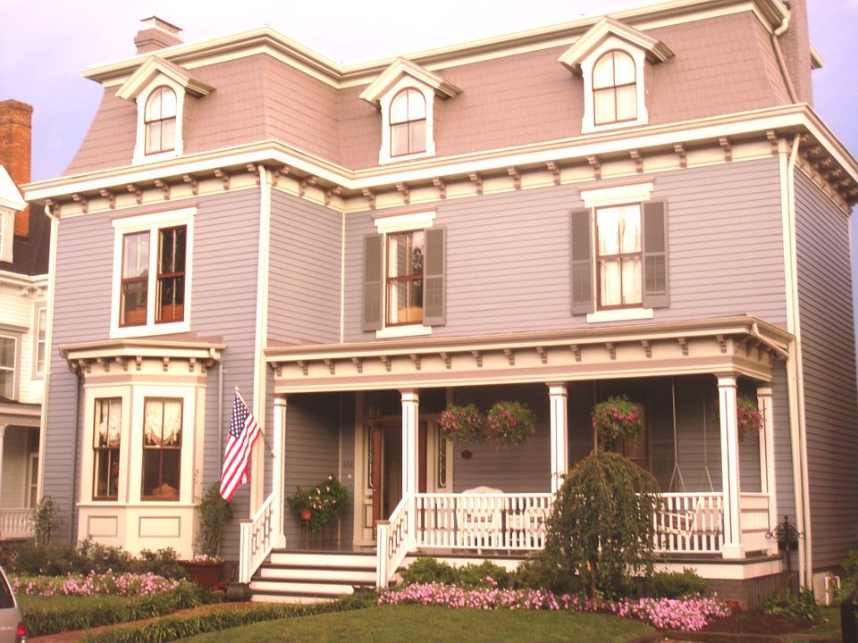 1st image of 402 Hanover St
