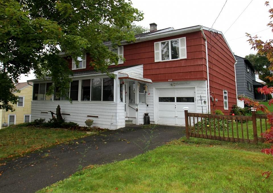1st image of 429 Fernwood Ave