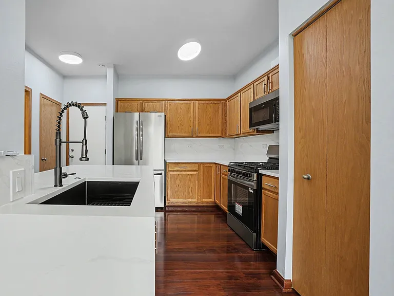 937 Emerald Dr — Photo 7