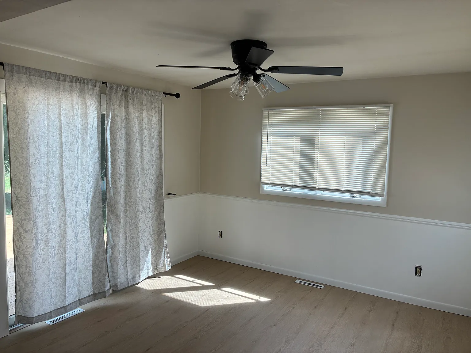 2 bed, 944 sqft, $1,800 — Photo 3
