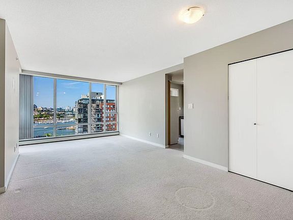 2nd image of 1201 Marinaside Cres #1901