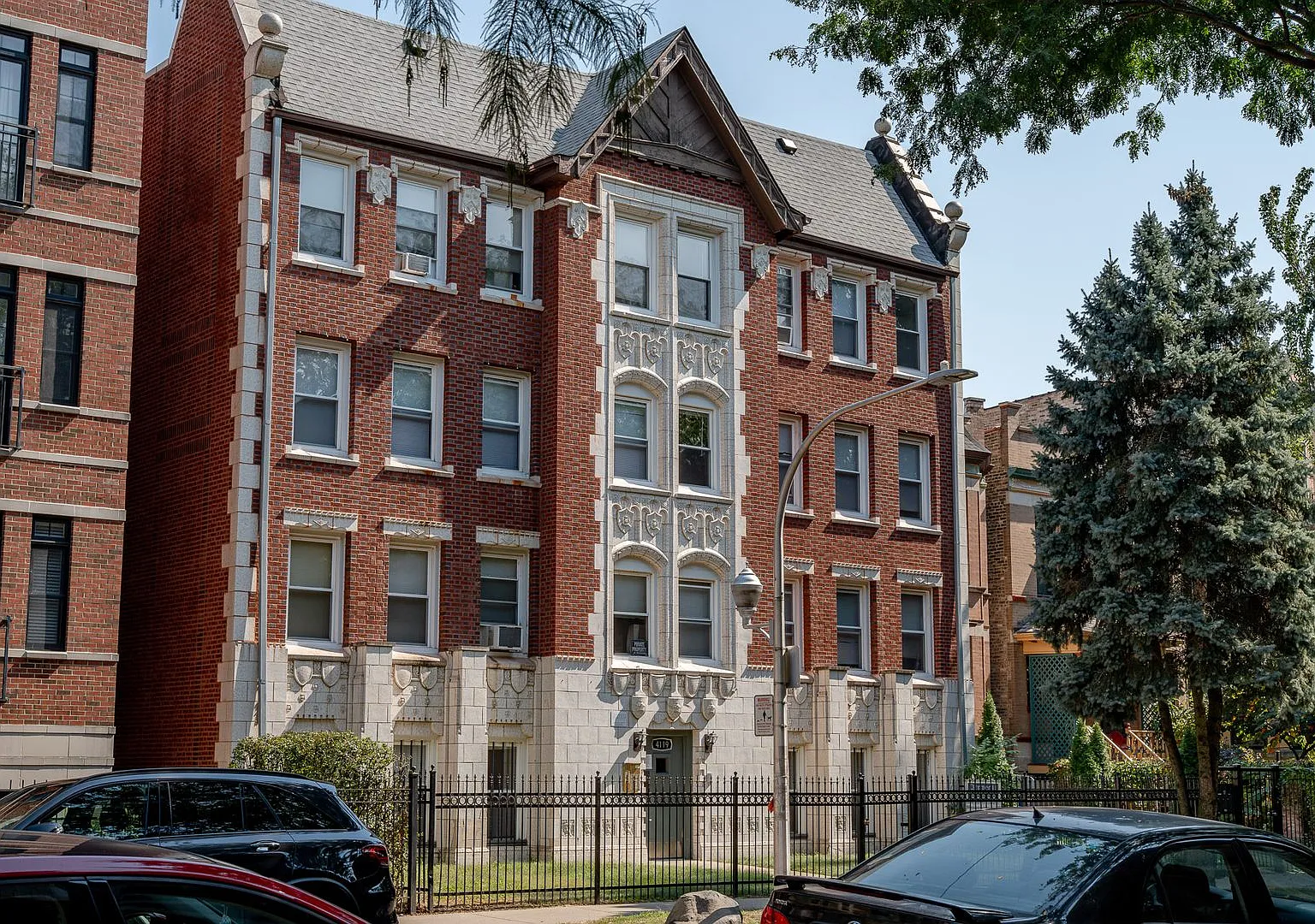 Kenmore — Photo 2