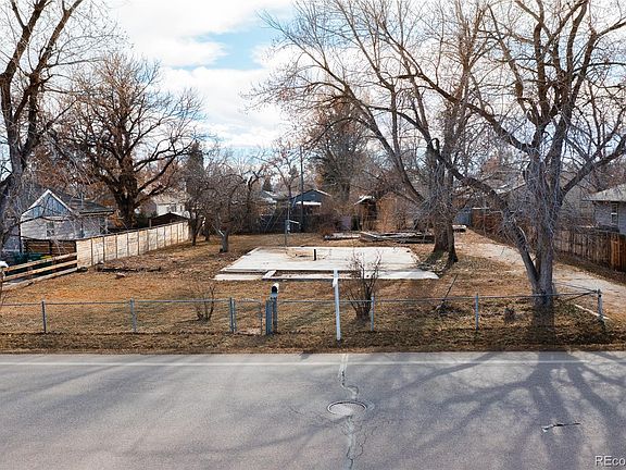 2nd image of 8470 W 20th Avenue W