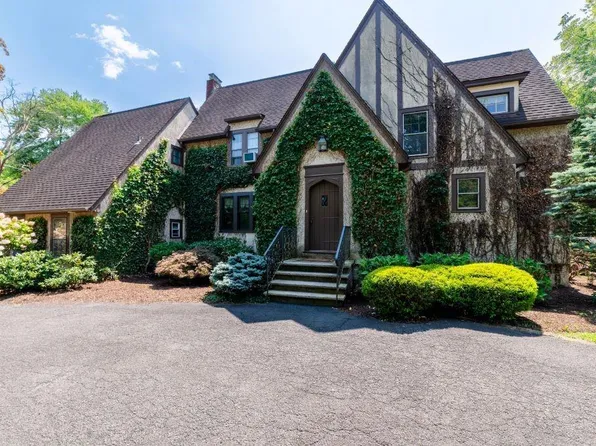 6 Elm Street, Pearl River, NY 10965