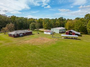 1236 Betsy Hole Rd, Bonneau, SC 29431