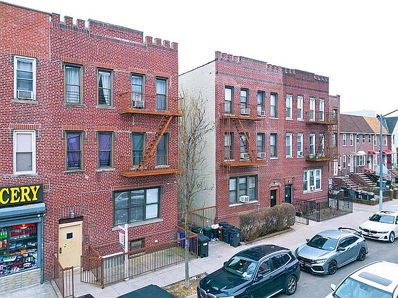 4th image of 2503 E 19th St