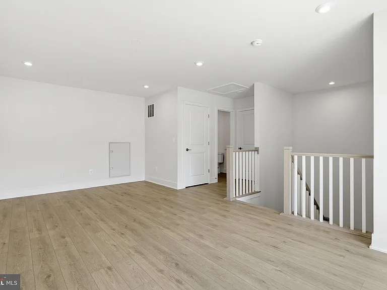 42200 Shining Star Sq — Photo 15
