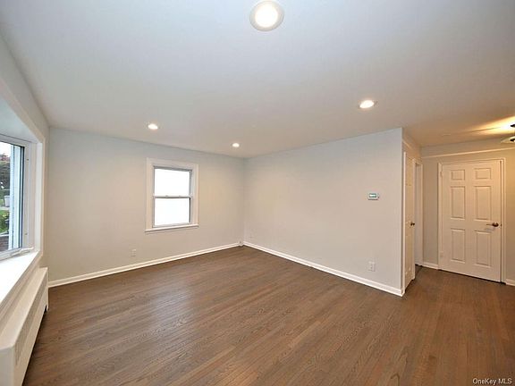 3rd image of 28 Westview Ave Floor 1