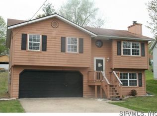 124 Wood Ct, Collinsville, IL