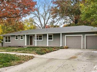 810 Wellington Rd, Lawrence, KS 66049