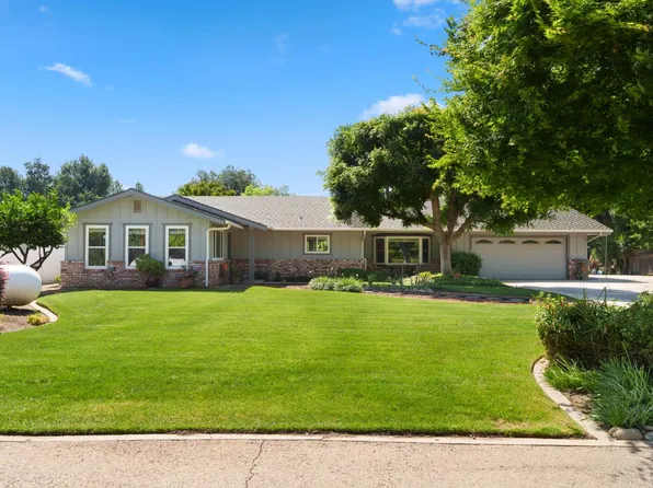 232 Trout Lake Dr, Sanger, CA 93657