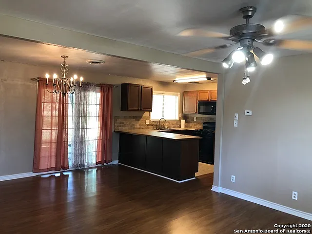 151 Ranch Valley Dr — Photo 3