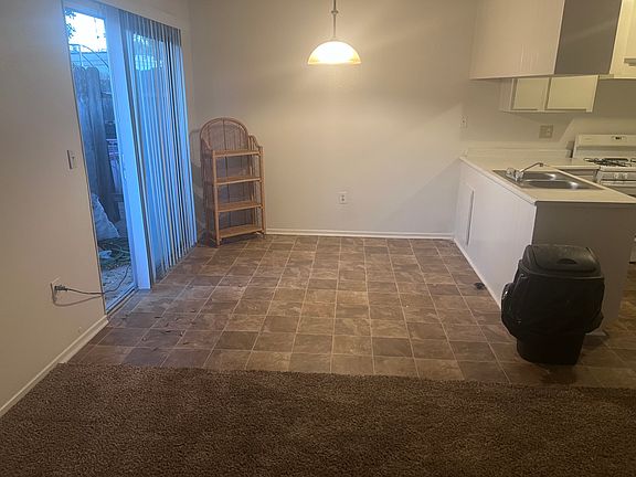2nd image of 670 E Main St #672