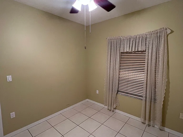 10155 SW 159th Ct — Photo 10