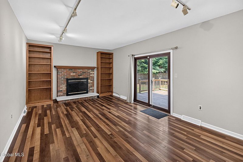 5th image of 20 Van Brummel Lane