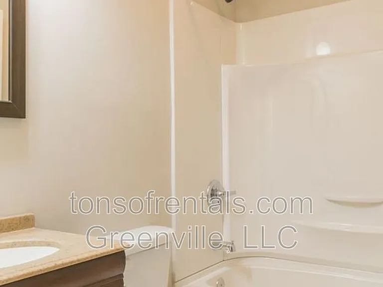 111 Becky Don Dr #7 — Photo 6