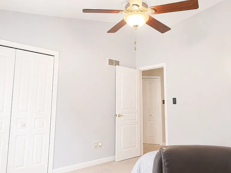 250 The Pines Dr — Photo 15