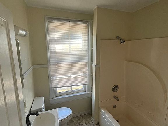 5th image of 436 N 2nd St #2
