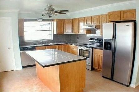 3rd image of 2671 Sumba Ave