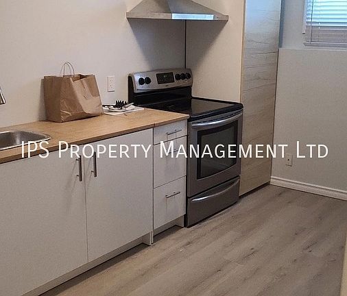 2nd image of 98 Maple Dr