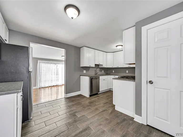 206 Wrexham Ct N — Photo 14