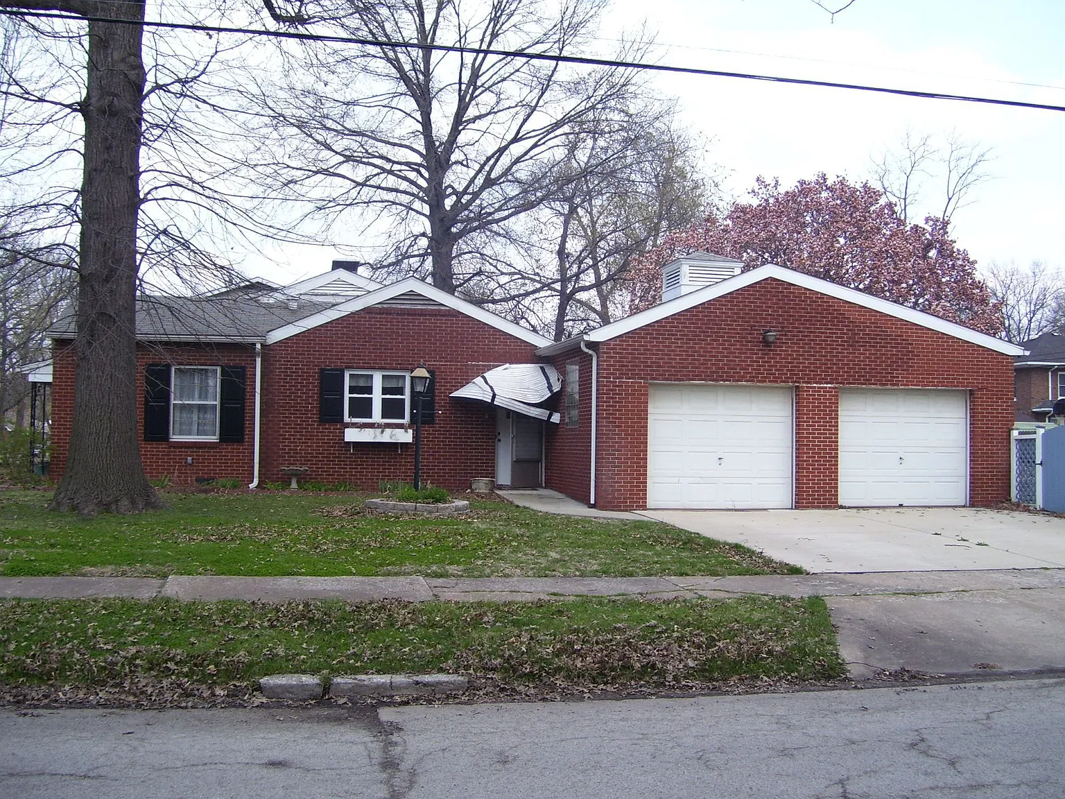2600 Delmar Ave photo 1