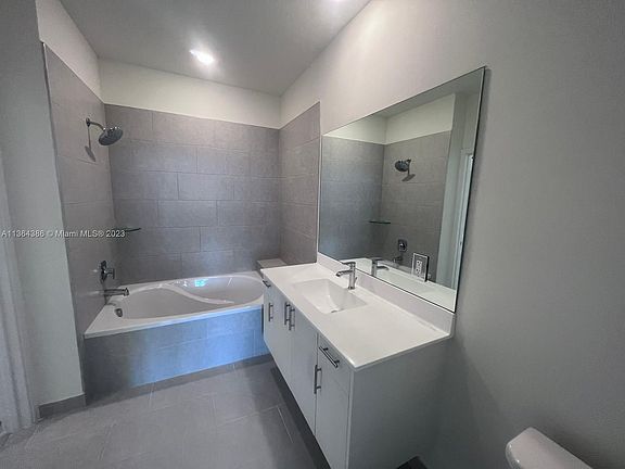 5th image of 8001 NW 41st St #410