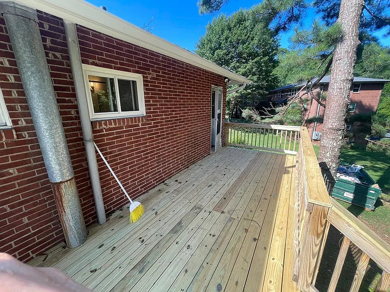 2044 Dekalb Ave NE — Photo 6