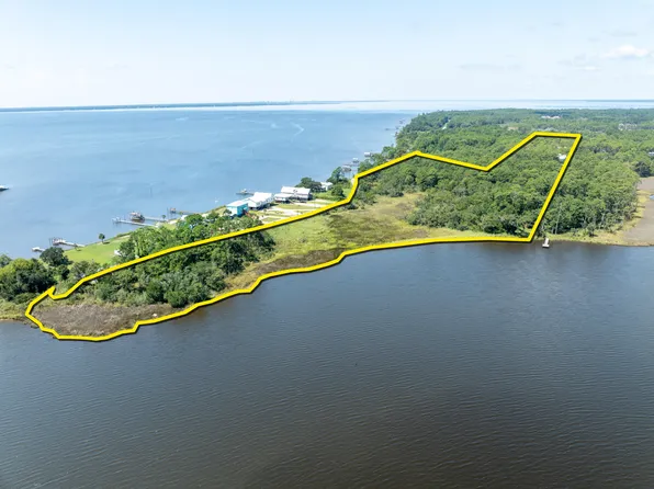 Beatrice Point Rd, Freeport, FL 32439
