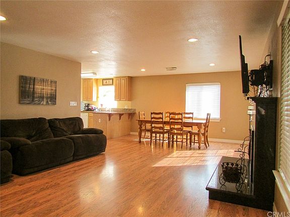 4th image of 326 Hansen Ave