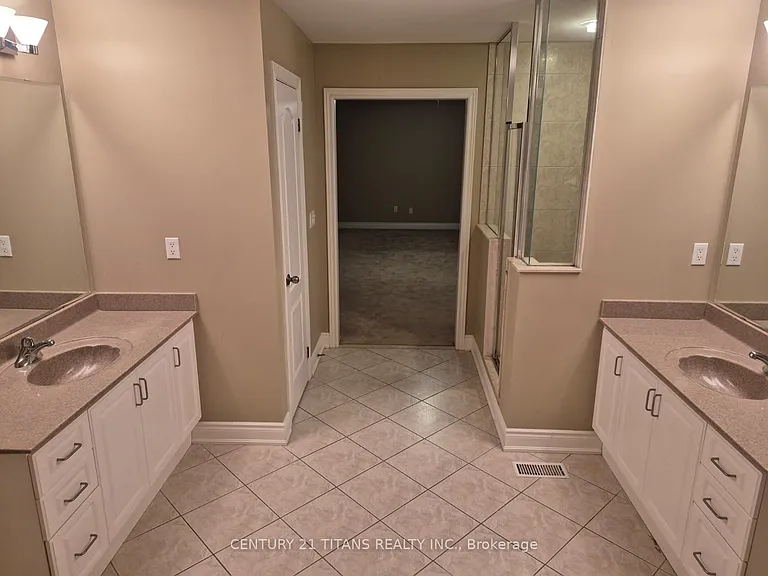 170 Tawny Cres — Photo 22