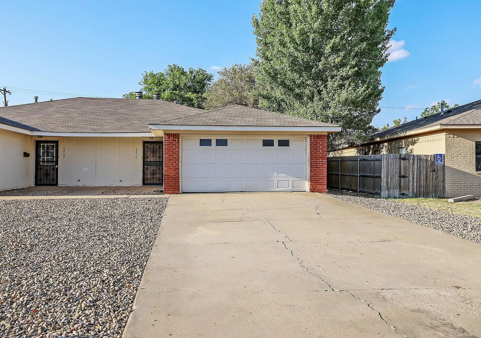 Refreshed 2 Bedroom 2 Bathroom Duplex in Ridgecrest! — Photo 1