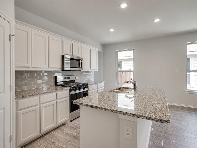 2330 Aspen Hill Dr — Photo 14